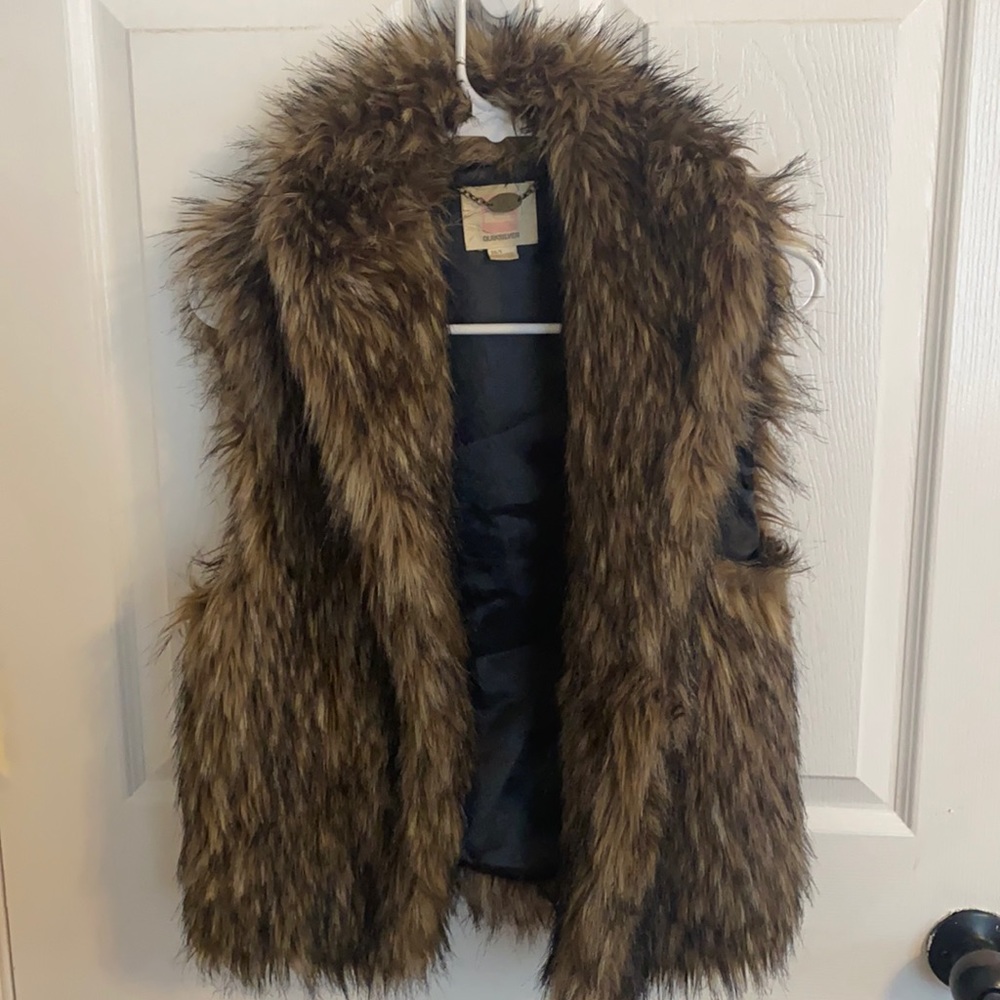 Fur vest!